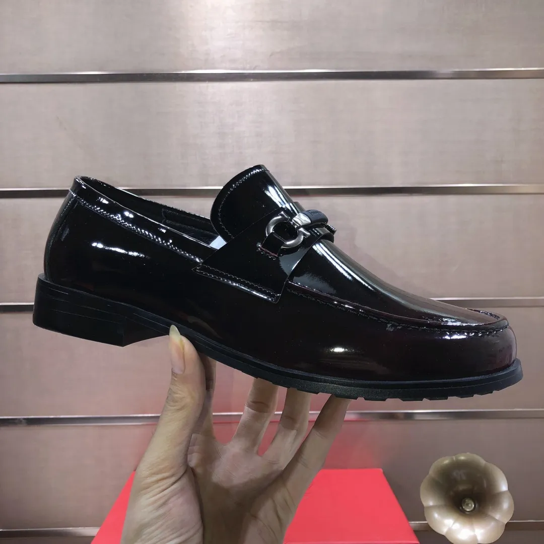 Men's shoes💰480💰[Ferragamo/Ferragamo] The latest model in the counter. Original imported high-quality cowhide with open sides + imported sheepskin lining + original luxury metal buckle + original combination outsole. Comparison without pressure. 38--45 (45 is custom-made and cannot be returned or exchanged)